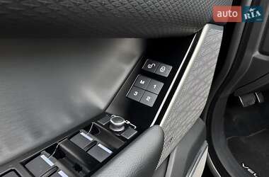 Внедорожник / Кроссовер Land Rover Range Rover Velar 2017 в 