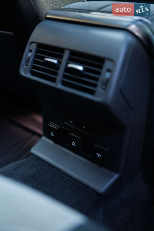 Позашляховик / Кросовер Land Rover Range Rover Velar 2019 в Чернівцях фото 38 Позашляховик / Кросовер Land Rover Range Rover Velar 2019 в Чернівцях