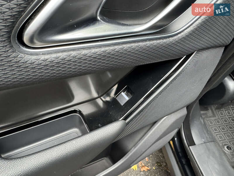 Позашляховик / Кросовер Land Rover Range Rover Velar 2018 в Києві