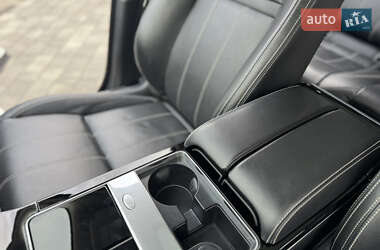 Позашляховик / Кросовер Land Rover Range Rover Velar 2017 в  фото 56 Позашляховик / Кросовер Land Rover Range Rover Velar 2017 в