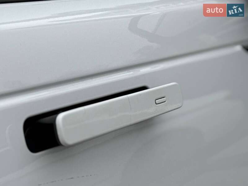 Внедорожник / Кроссовер Land Rover Range Rover Velar 2018 в Киеве