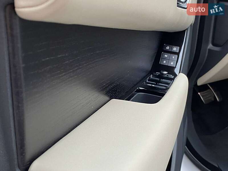 Внедорожник / Кроссовер Land Rover Range Rover Velar 2022 в Киеве