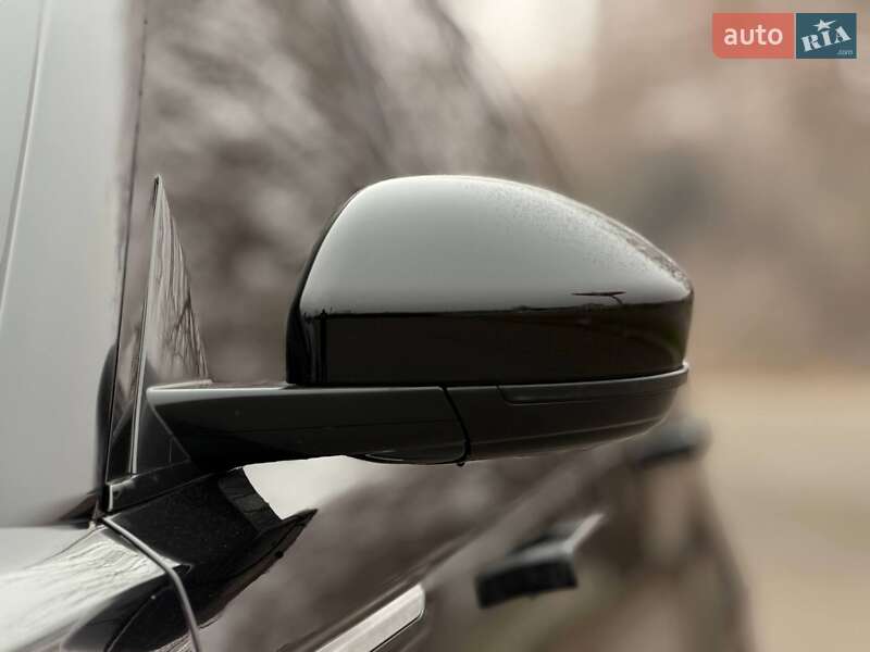 Позашляховик / Кросовер Land Rover Range Rover Velar 2017 в Кривому Розі