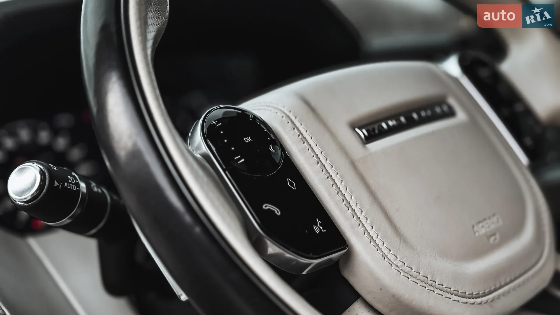 2018 Land Rover Range Rover Velar - мініатюра 39