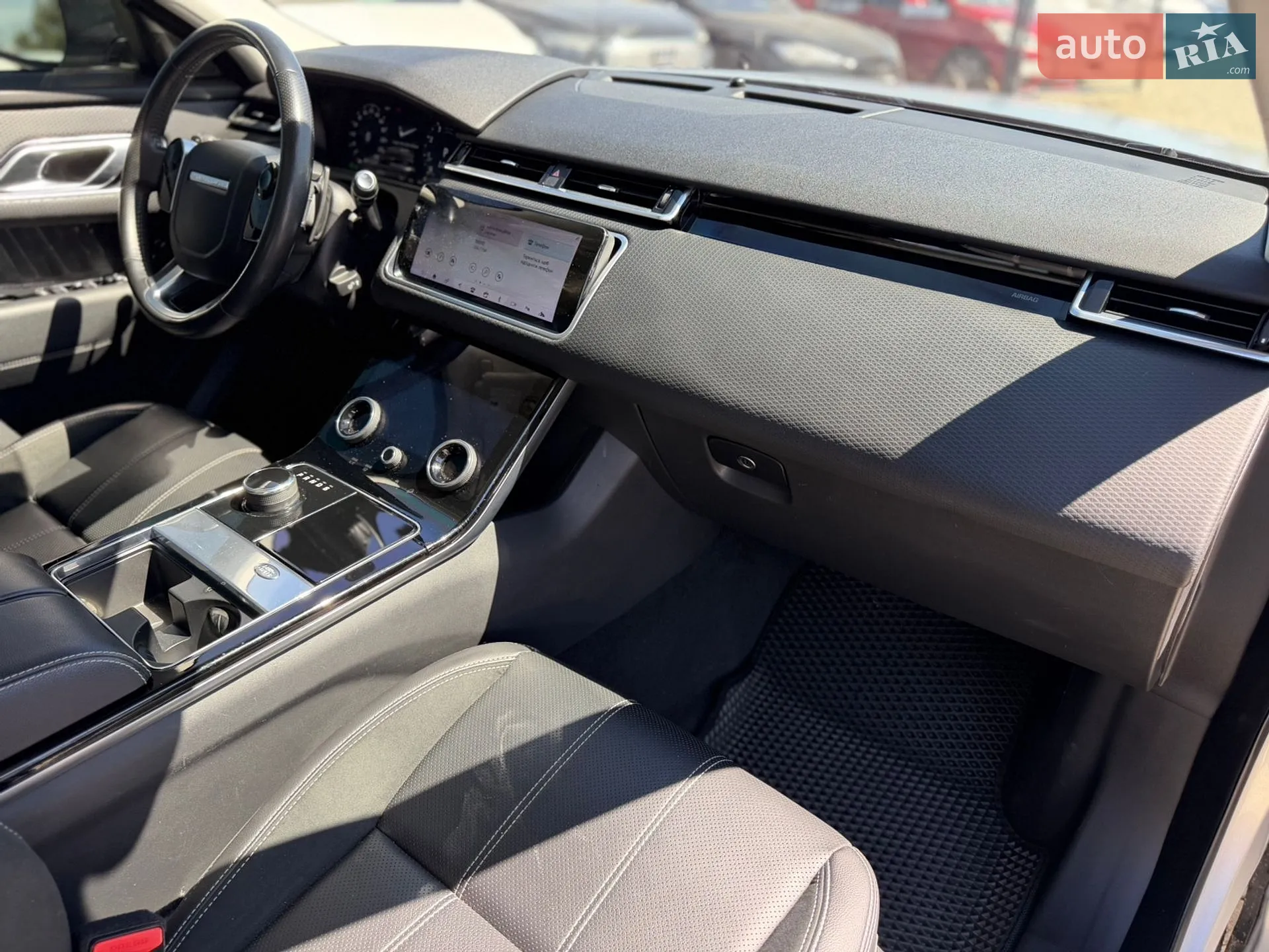 2019 Land Rover Range Rover Velar - мініатюра 25