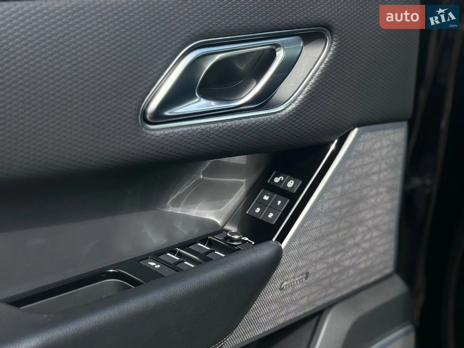 2017 Land Rover Range Rover Velar - мініатюра 15