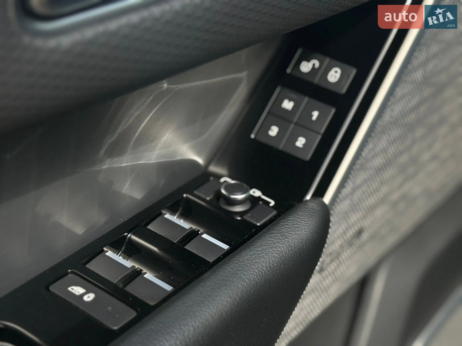 2017 Land Rover Range Rover Velar - мініатюра 16