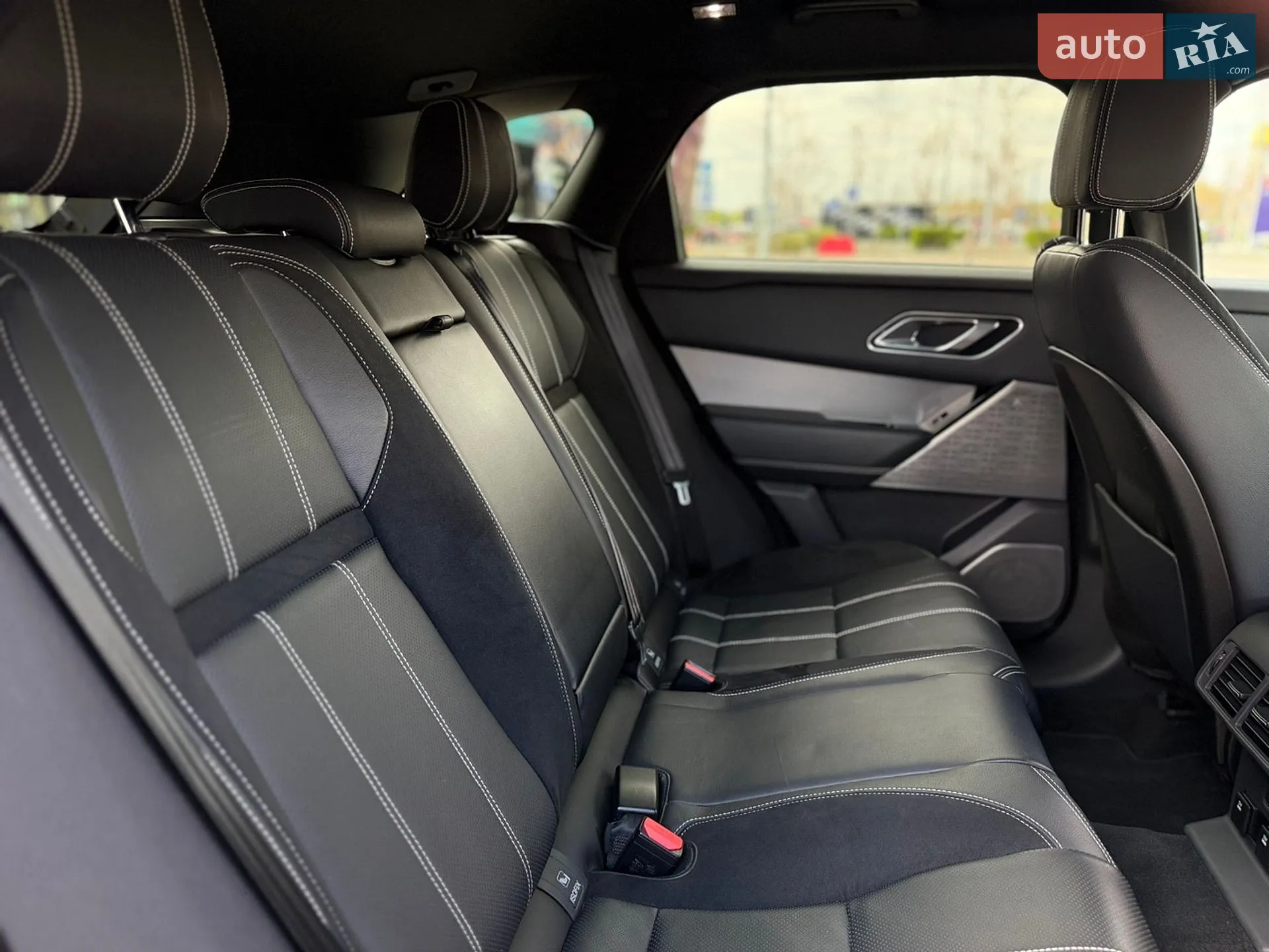 2017 Land Rover Range Rover Velar - мініатюра 26