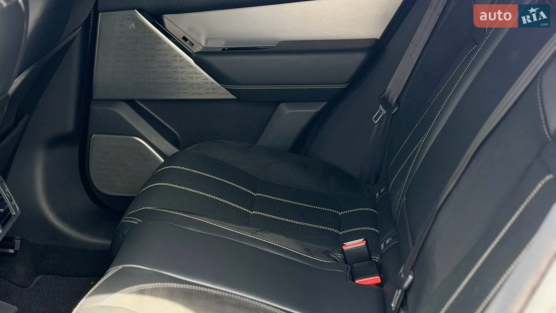 2018 Land Rover Range Rover Velar - мініатюра 35