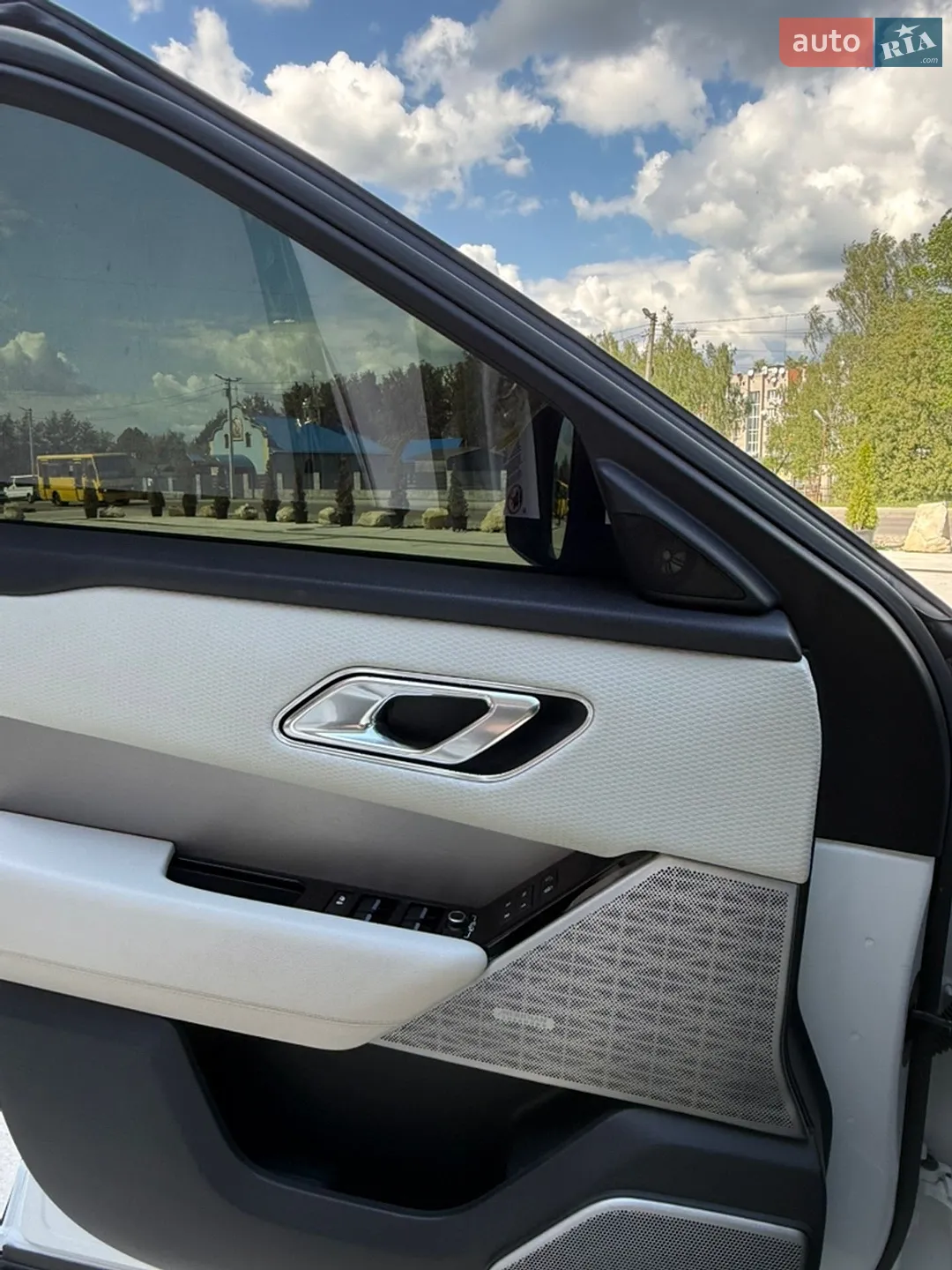 2018 Land Rover Range Rover Velar - мініатюра 16
