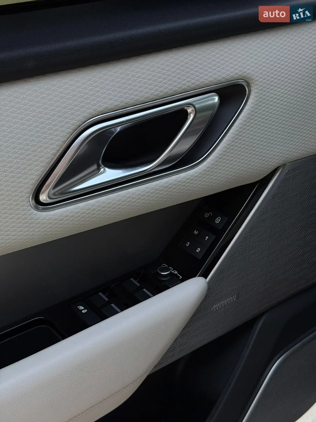 2018 Land Rover Range Rover Velar - мініатюра 14