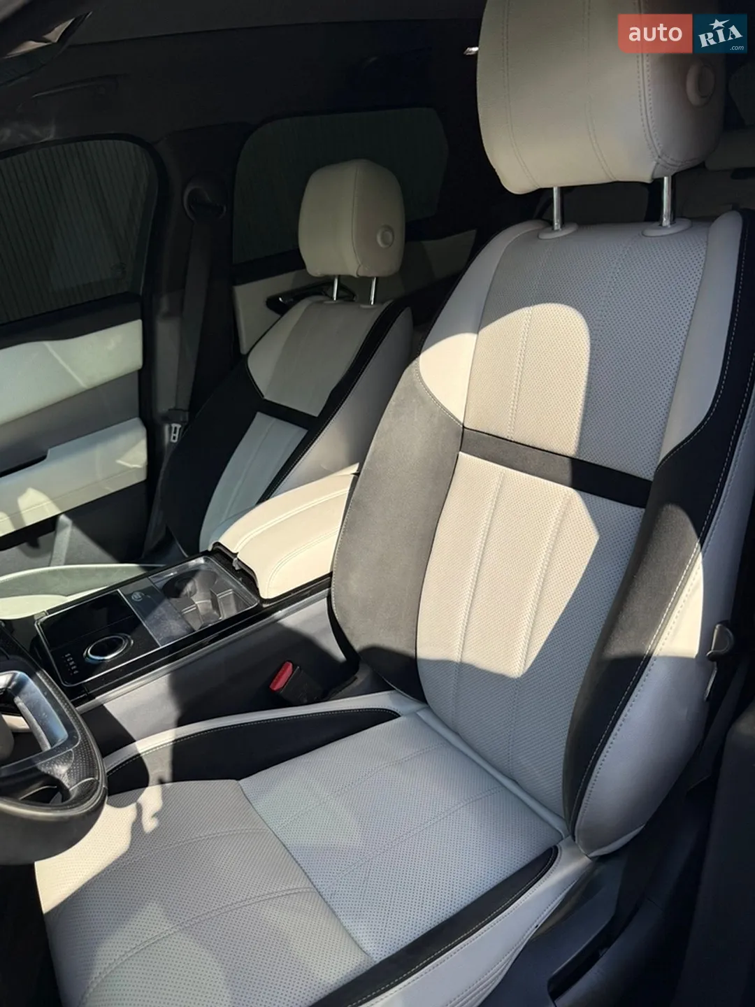 2018 Land Rover Range Rover Velar - мініатюра 26