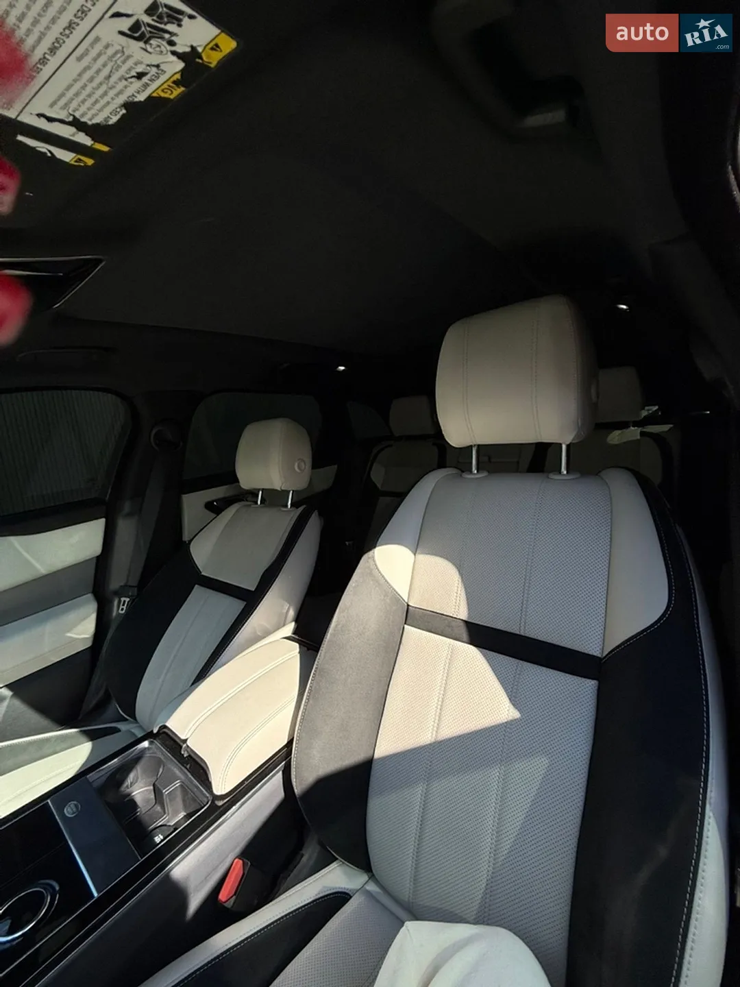 2018 Land Rover Range Rover Velar - мініатюра 30