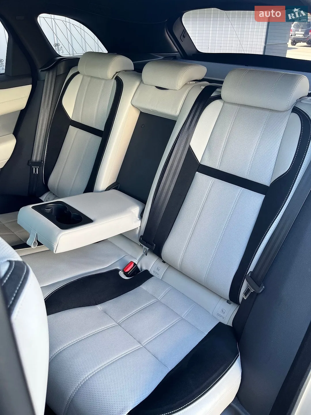 2018 Land Rover Range Rover Velar - мініатюра 35