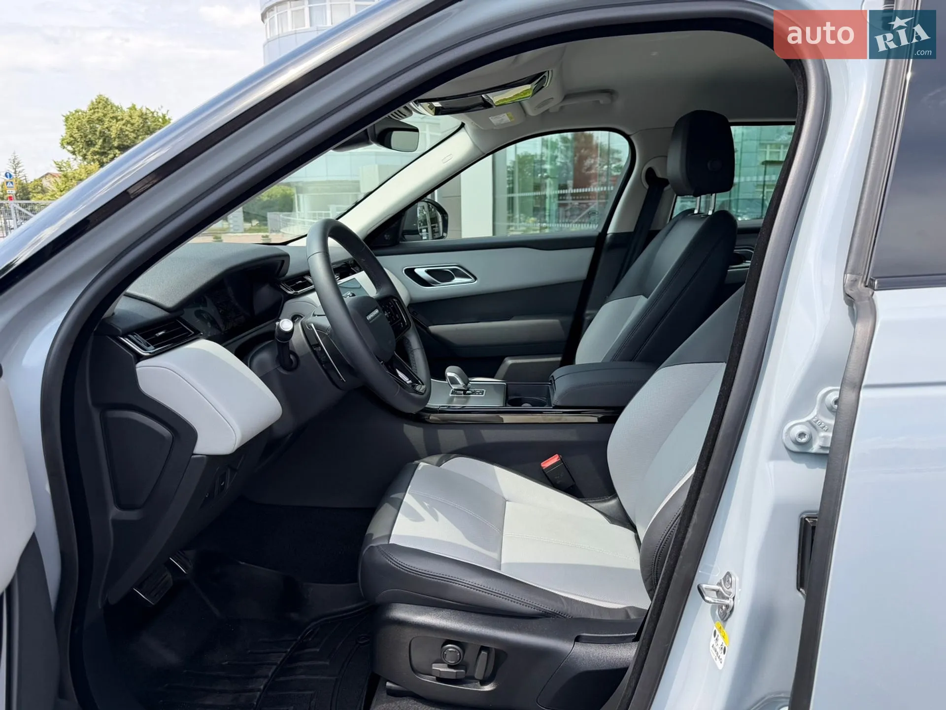 2024 Land Rover Range Rover Velar - мініатюра 17