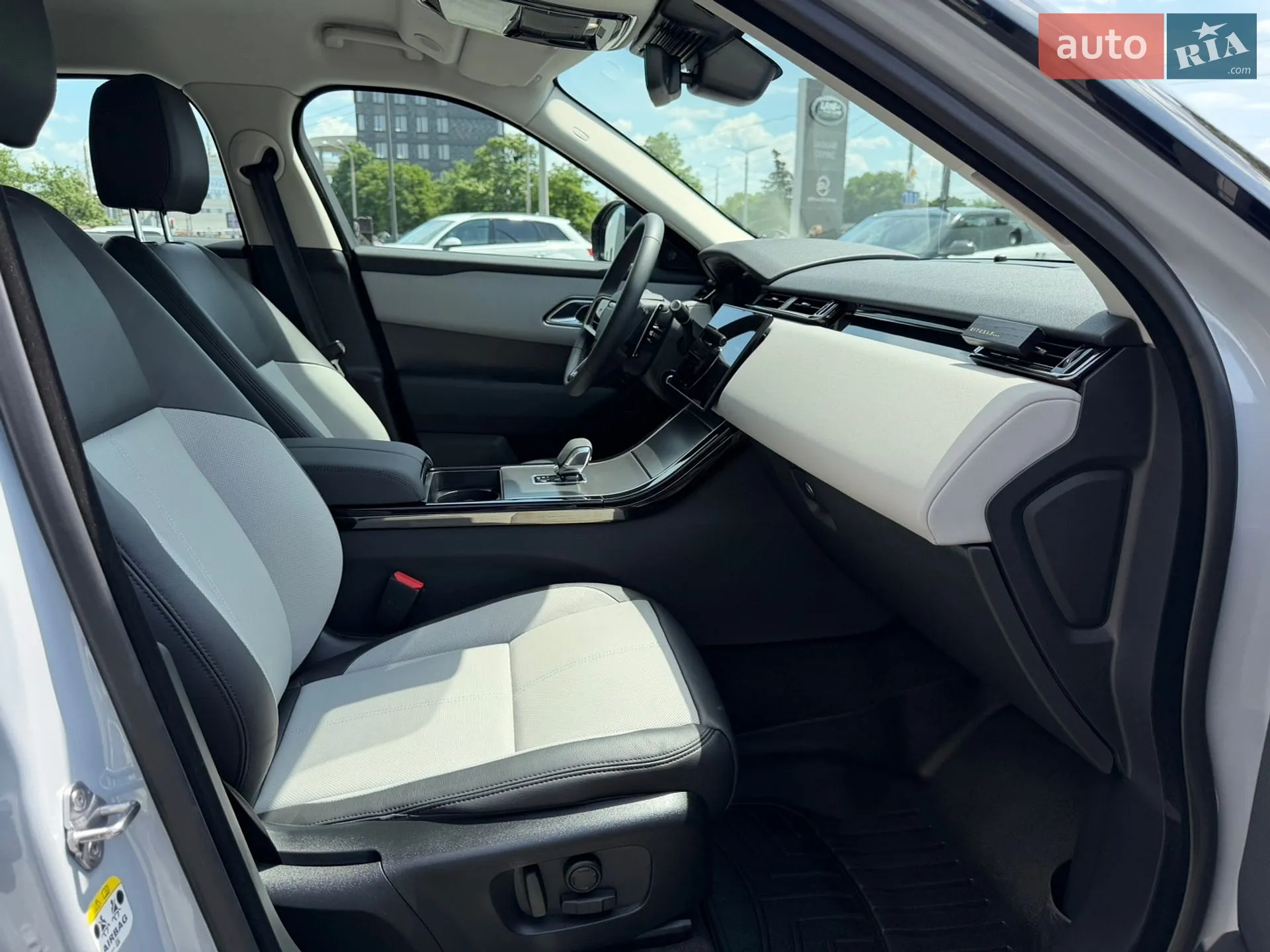 2024 Land Rover Range Rover Velar - мініатюра 33