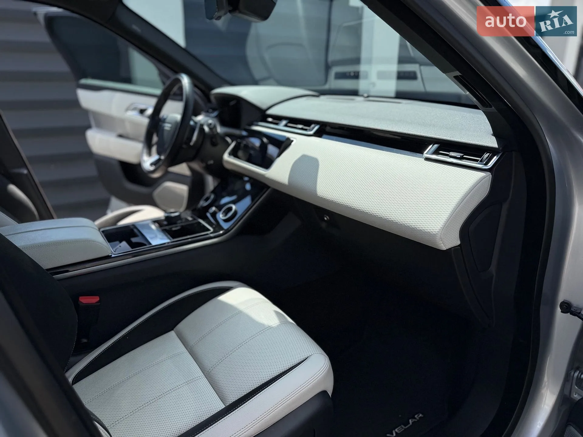 2018 Land Rover Range Rover Velar - мініатюра 27