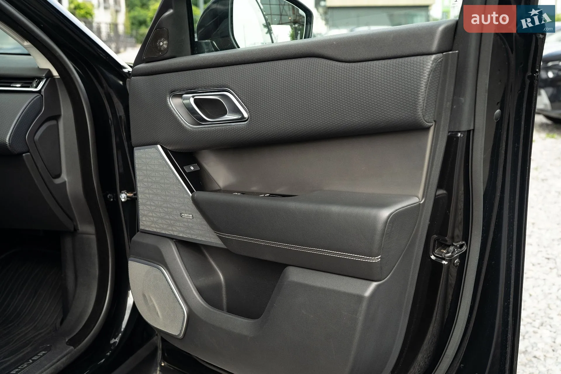 2017 Land Rover Range Rover Velar - мініатюра 44