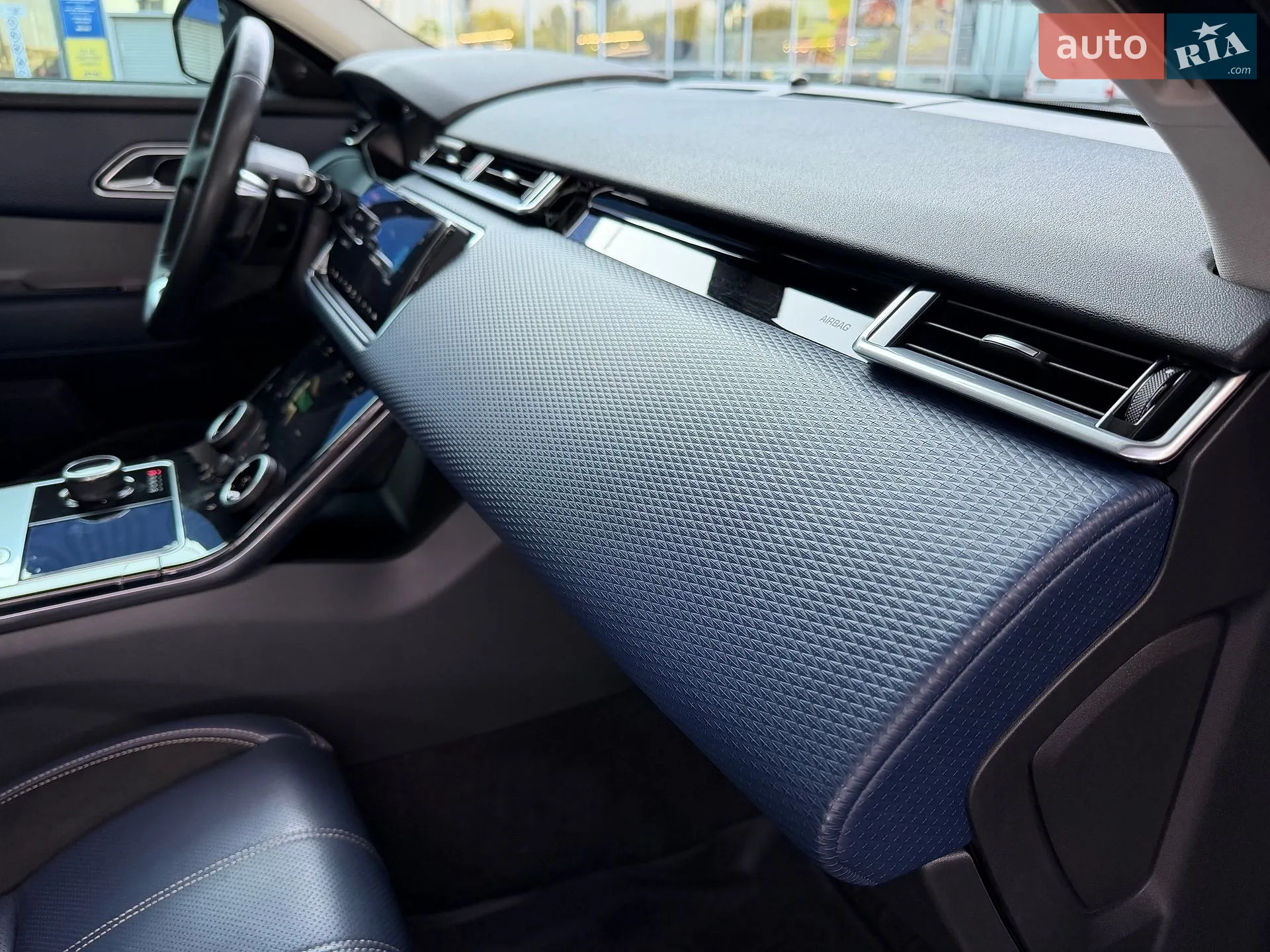 2017 Land Rover Range Rover Velar - мініатюра 27