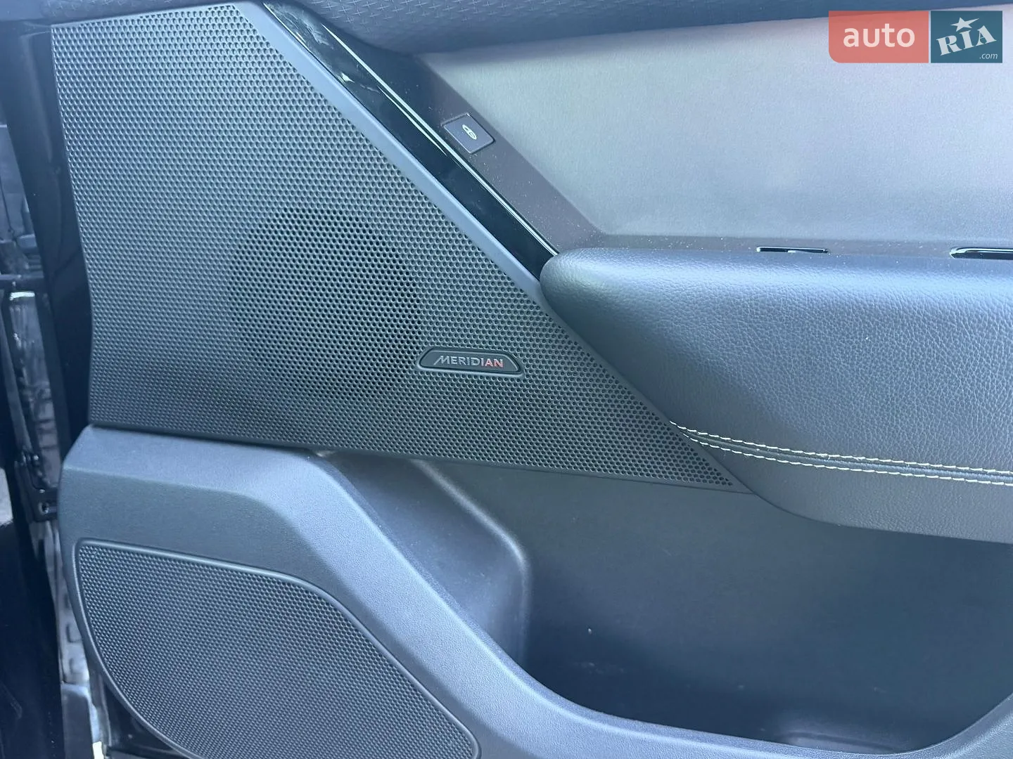 2020 Land Rover Range Rover Velar - мініатюра 17