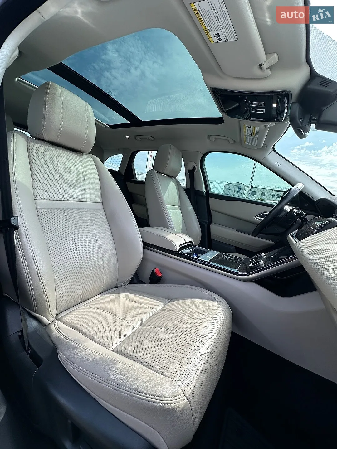 2018 Land Rover Range Rover Velar - мініатюра 24