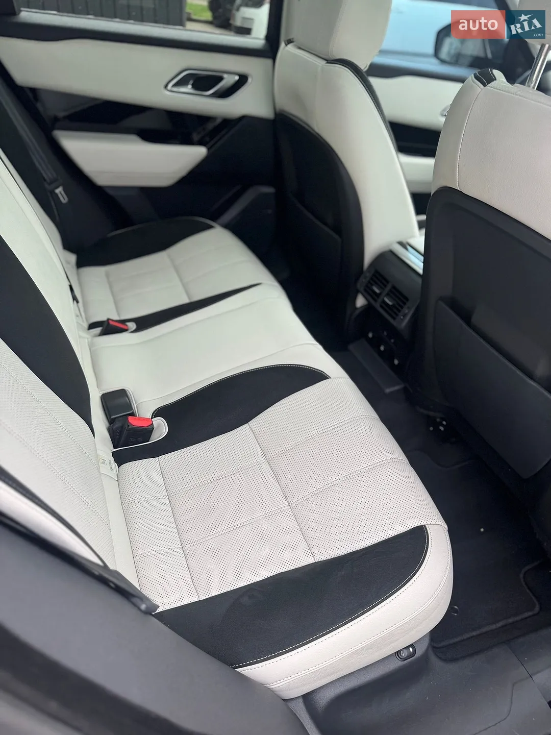 2018 Land Rover Range Rover Velar - мініатюра 11