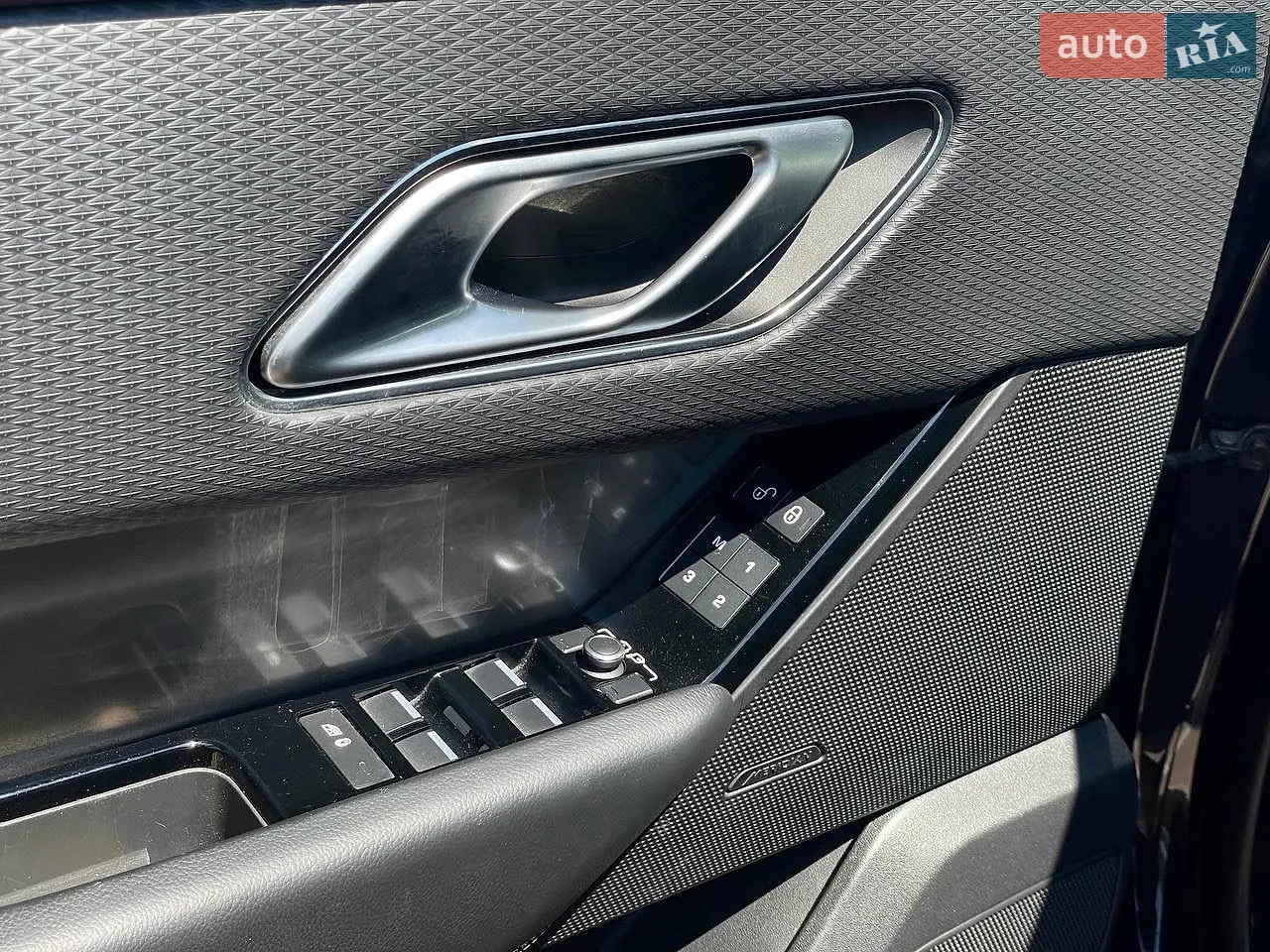 2019 Land Rover Range Rover Velar - мініатюра 16