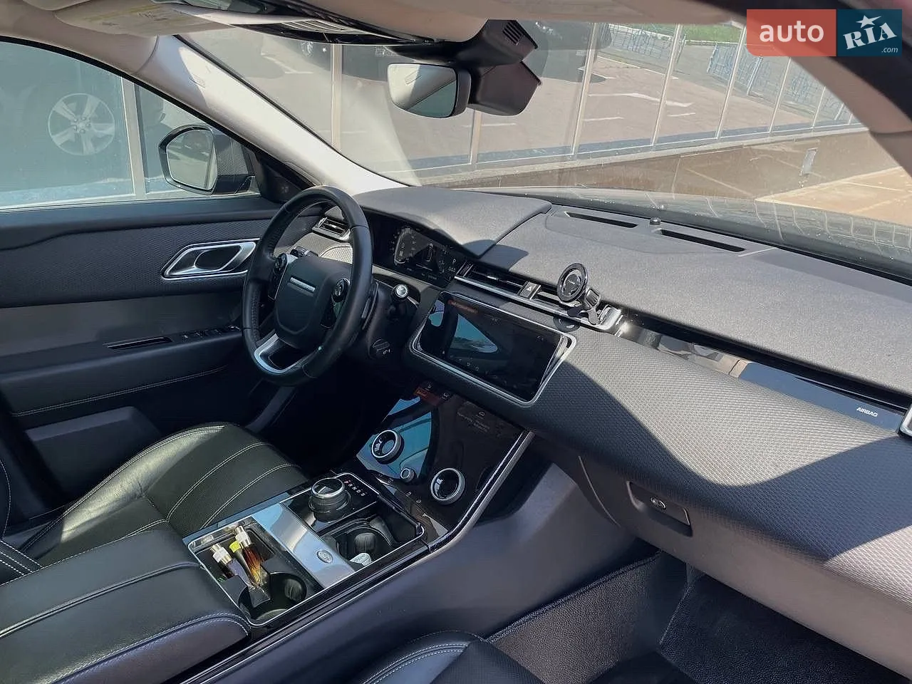 2019 Land Rover Range Rover Velar - мініатюра 28