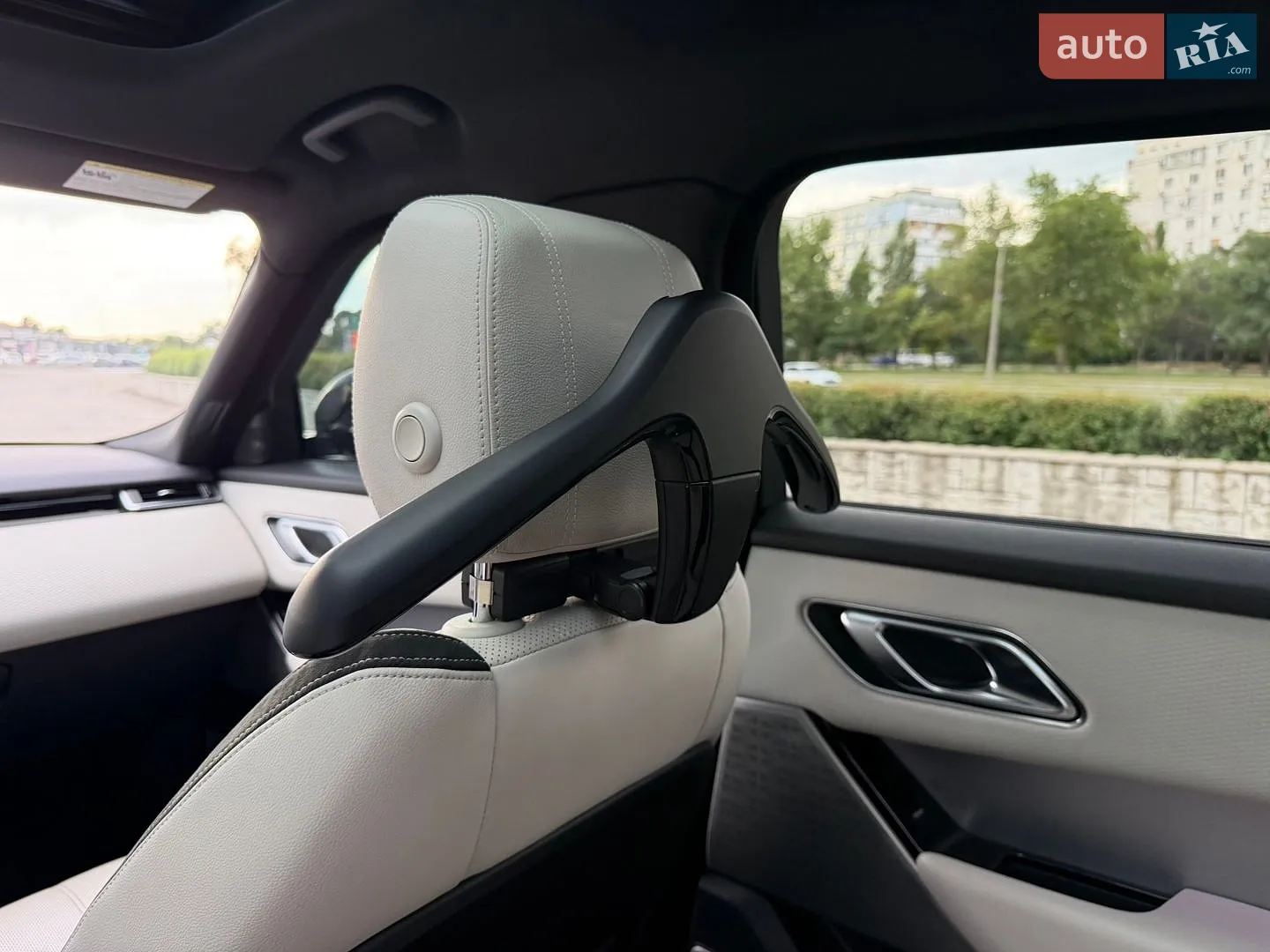 2019 Land Rover Range Rover Velar - мініатюра 34