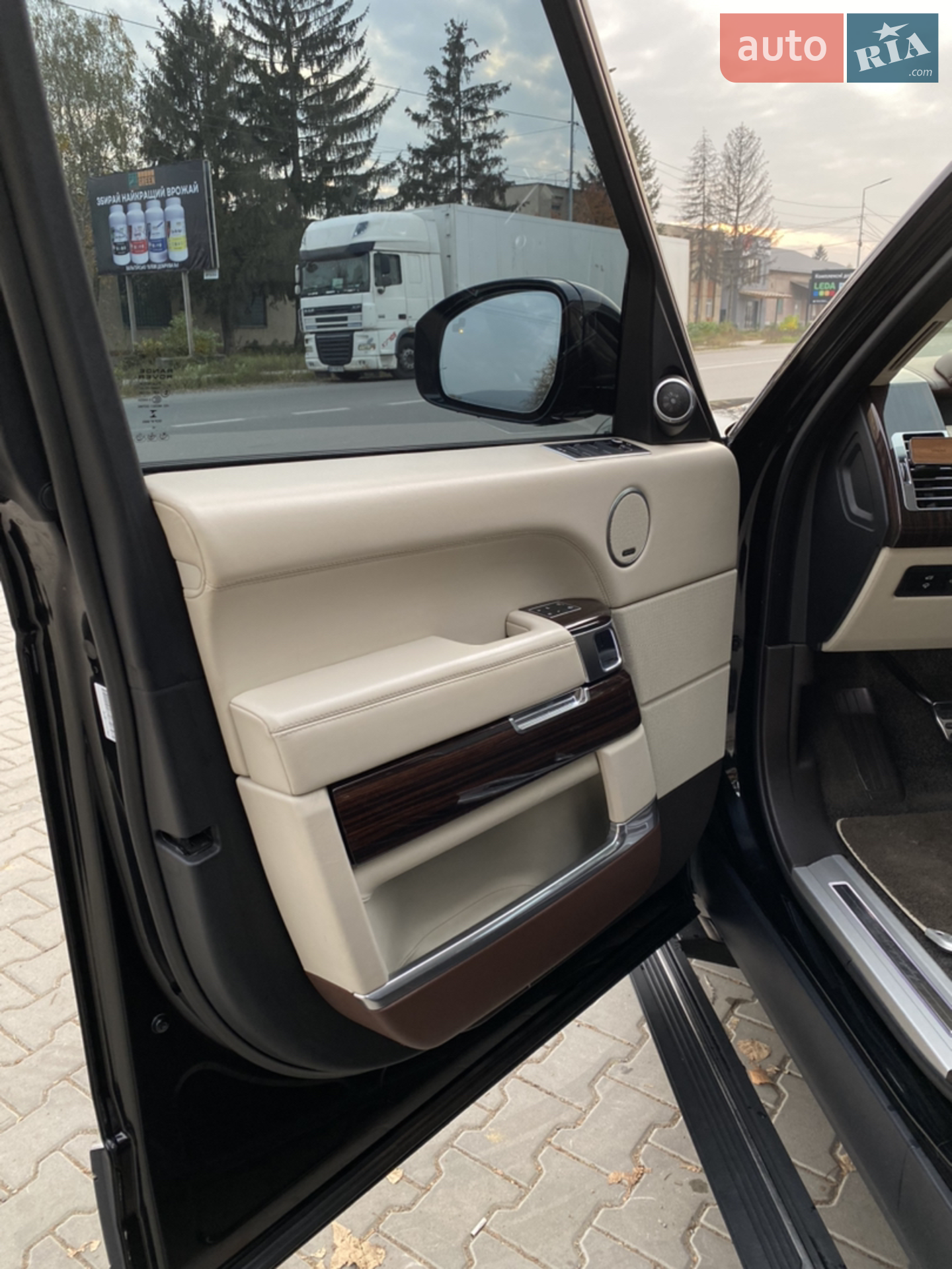 2015 Land Rover Range Rover - мініатюра 30