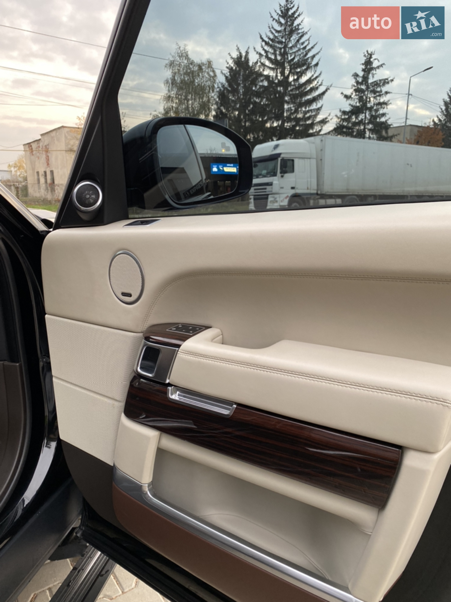 2015 Land Rover Range Rover - мініатюра 38