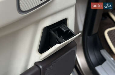 Позашляховик / Кросовер Land Rover Range Rover 2011 в 