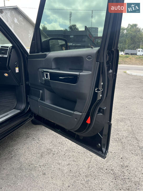 Внедорожник / Кроссовер Land Rover Range Rover 2005 в Черновцах