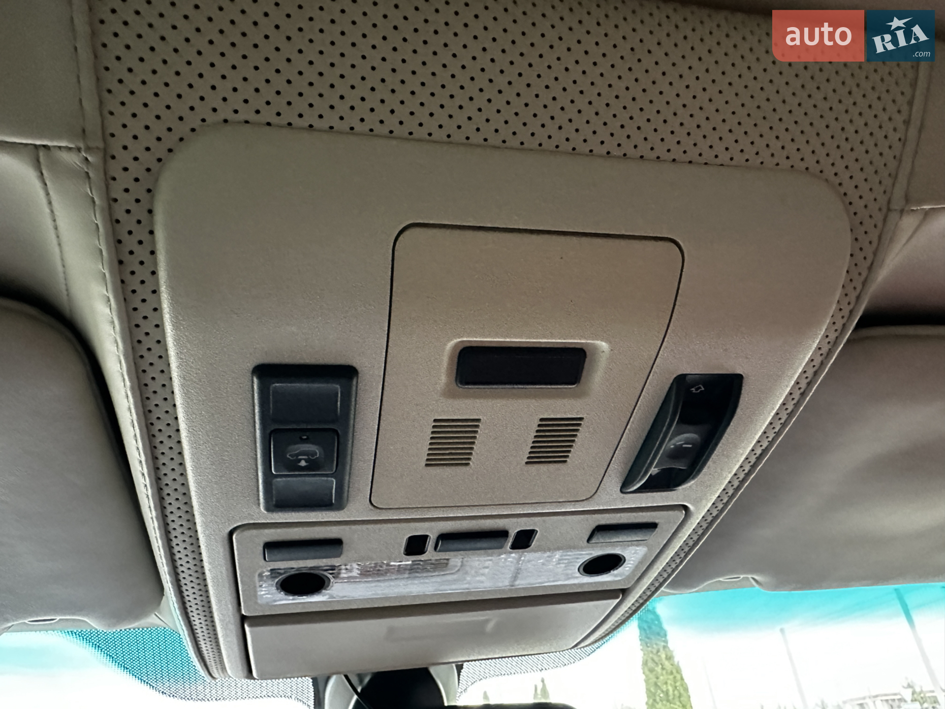 2011 Land Rover Range Rover - мініатюра 35