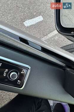 Внедорожник / Кроссовер Land Rover Range Rover 2021 в 