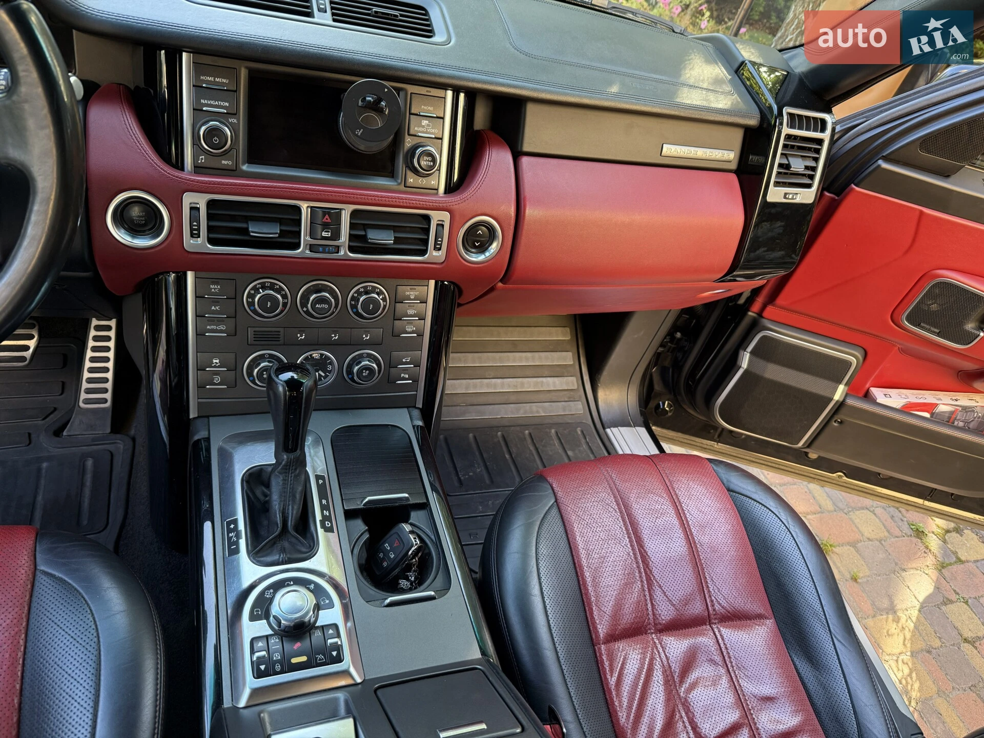 2010 Land Rover Range Rover - мініатюра 25