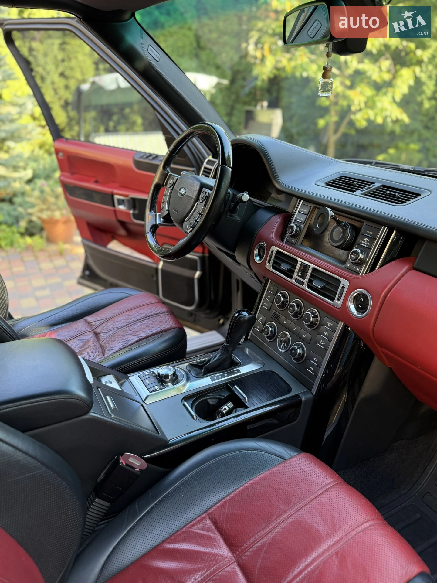 2010 Land Rover Range Rover - мініатюра 29