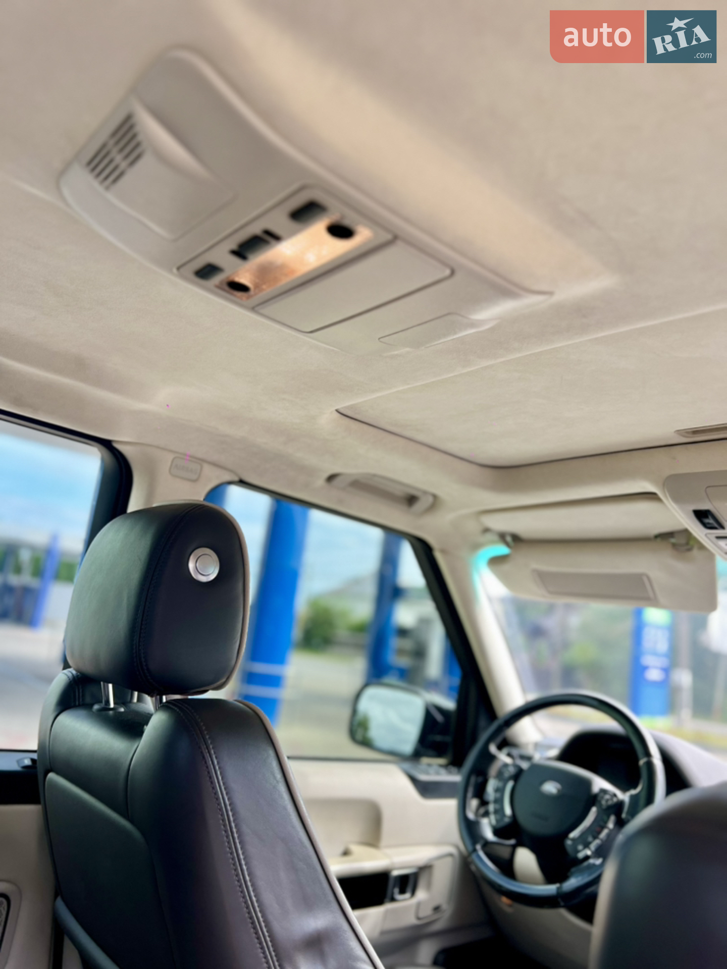 2011 Land Rover Range Rover - мініатюра 24