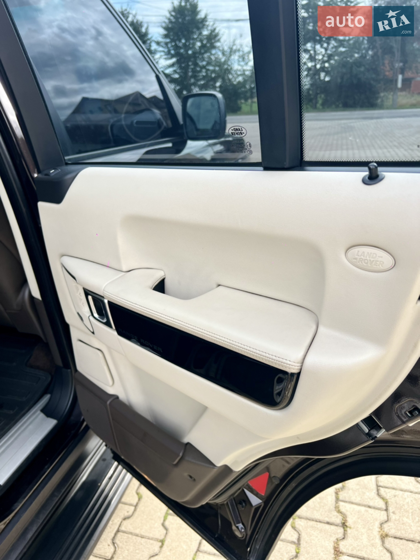 2011 Land Rover Range Rover - мініатюра 29