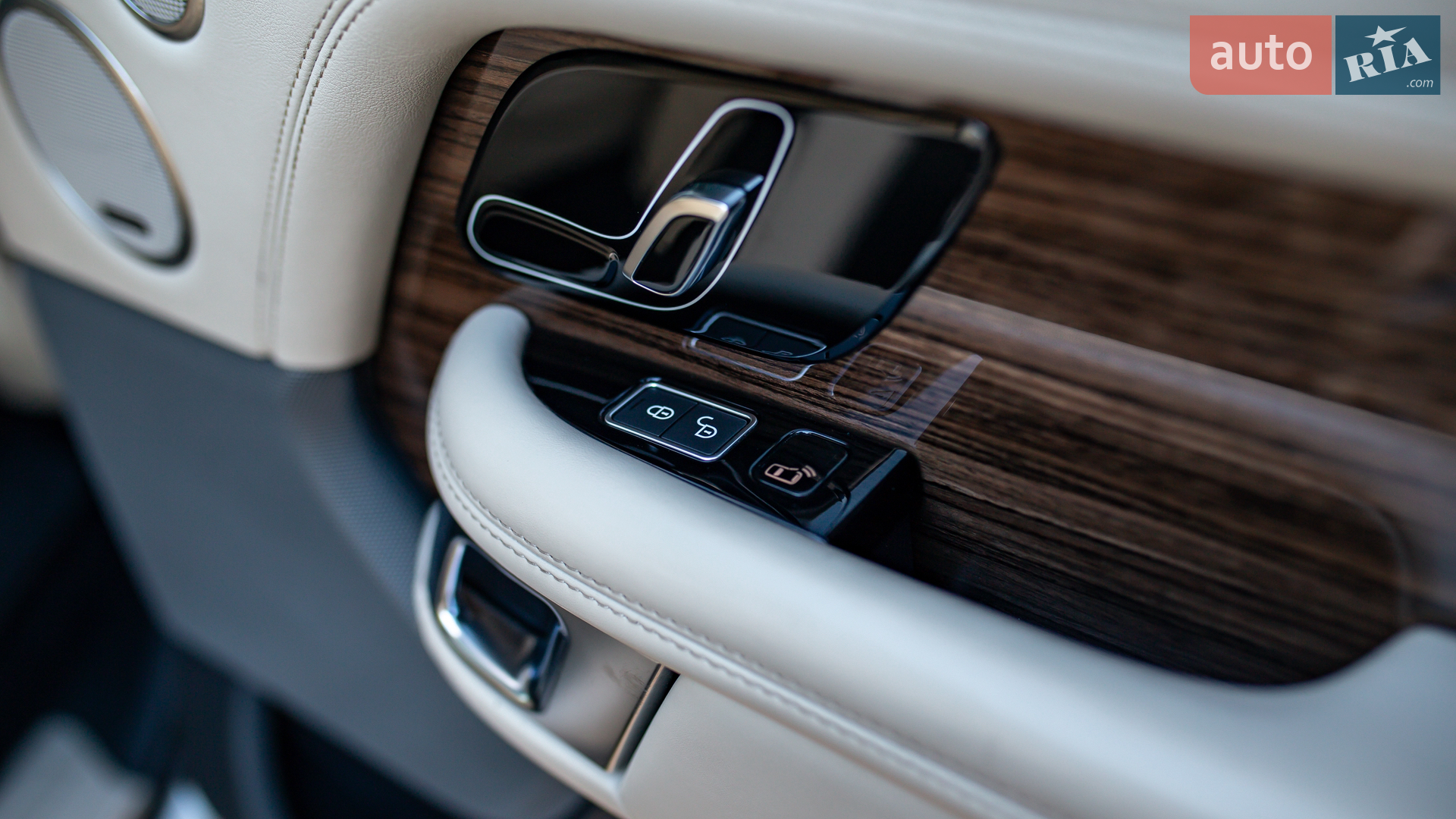 2018 Land Rover Range Rover - мініатюра 22