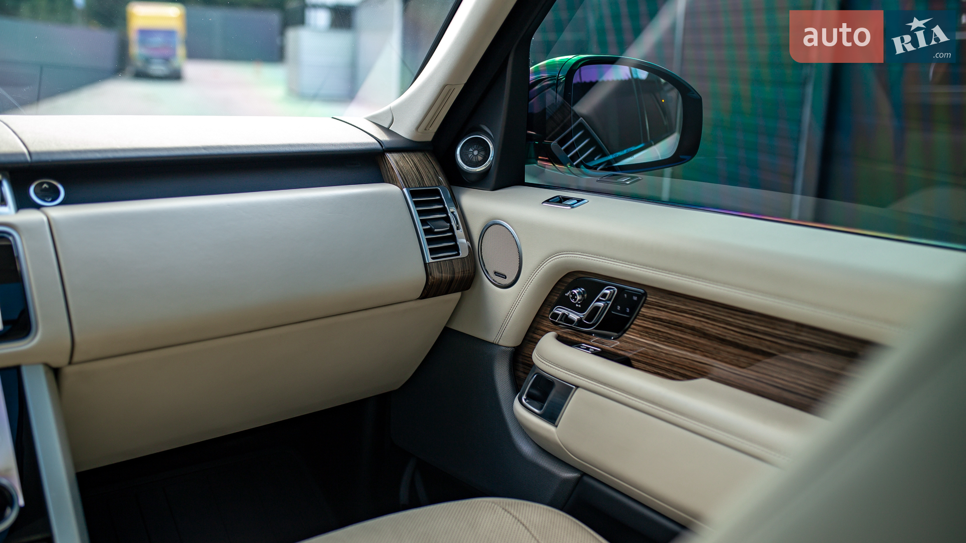 2018 Land Rover Range Rover - мініатюра 32