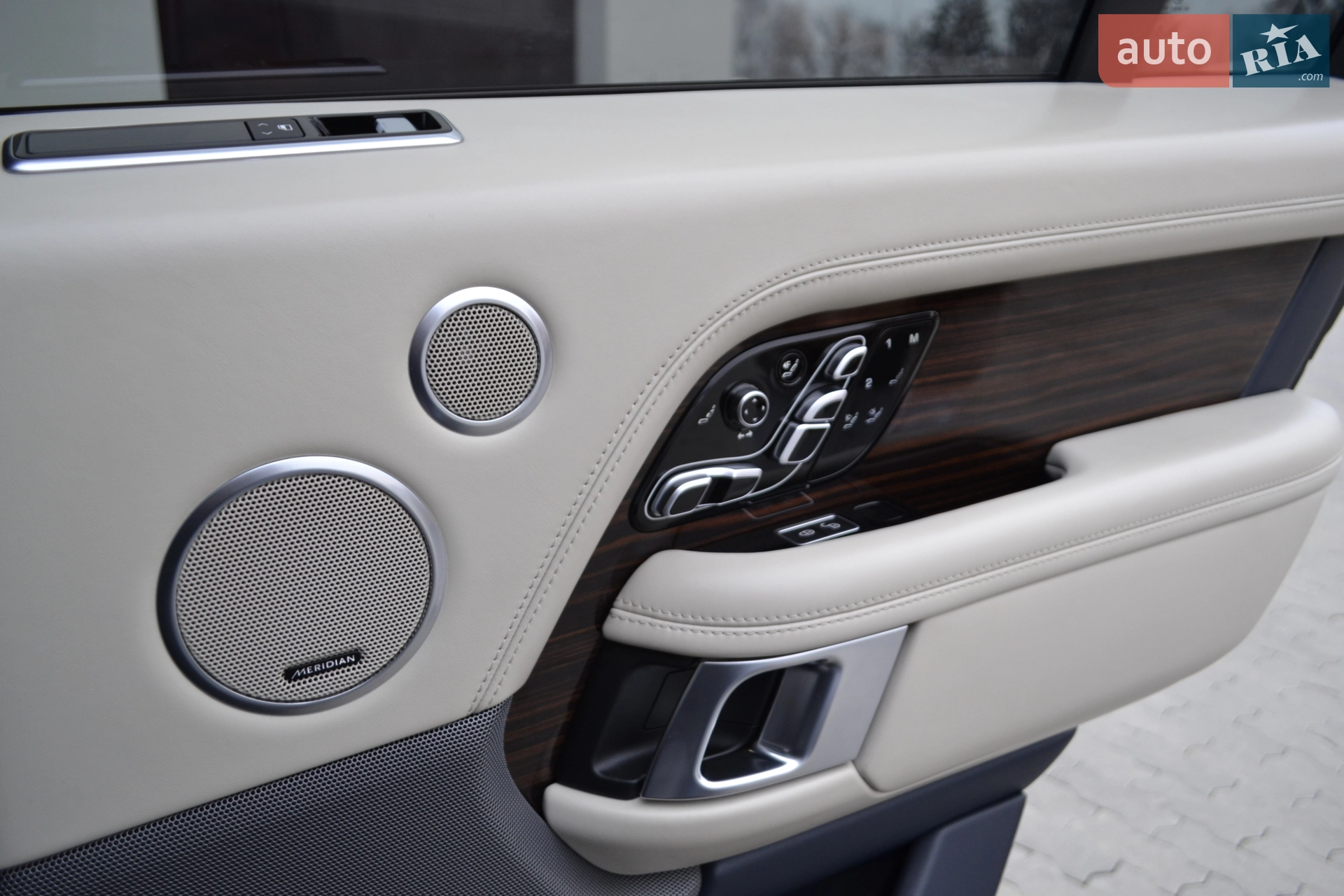 2018 Land Rover Range Rover - мініатюра 11
