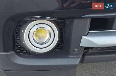 Позашляховик / Кросовер Land Rover Range Rover 2011 в 