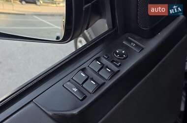 Позашляховик / Кросовер Land Rover Range Rover 2011 в 