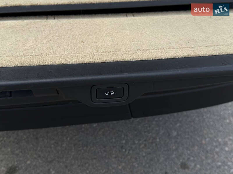 Внедорожник / Кроссовер Land Rover Range Rover 2015 в Запорожье