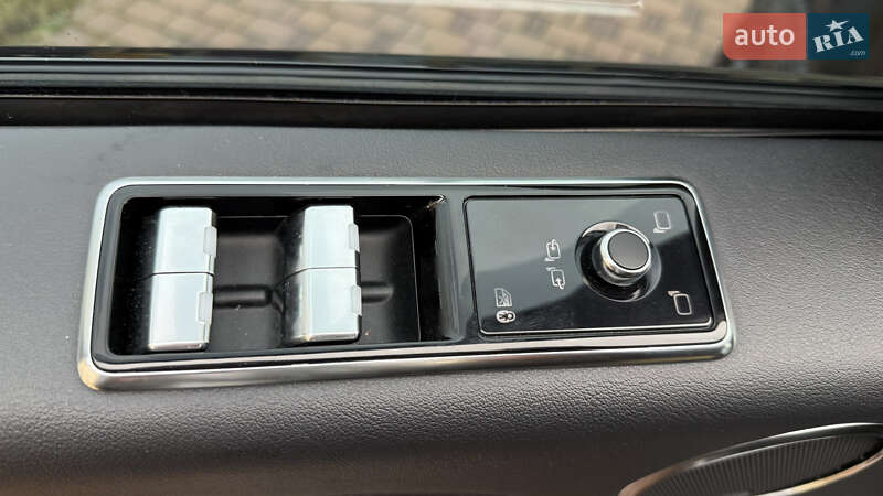 Внедорожник / Кроссовер Land Rover Range Rover 2017 в Киеве