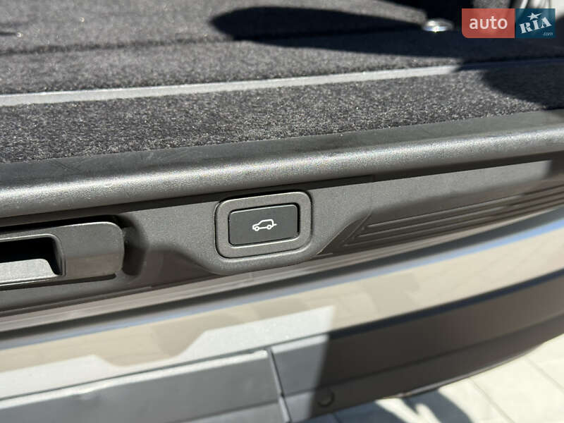 Внедорожник / Кроссовер Land Rover Range Rover 2018 в Тернополе