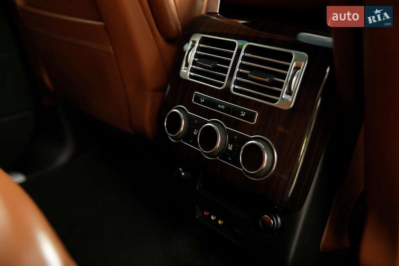 Внедорожник / Кроссовер Land Rover Range Rover 2013 в Черновцах