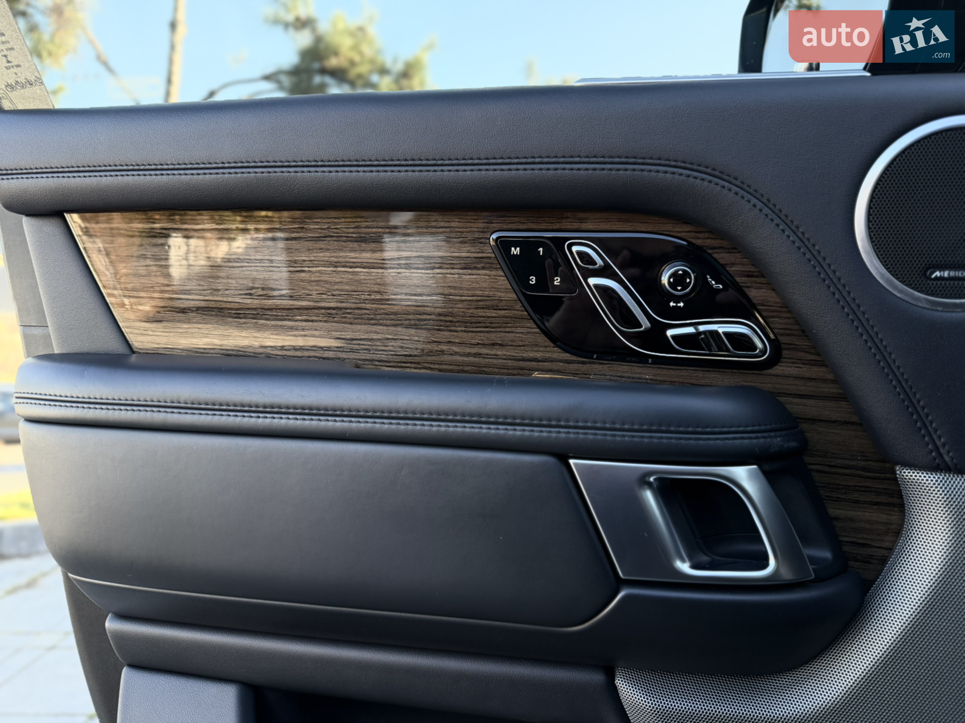 2018 Land Rover Range Rover - мініатюра 26