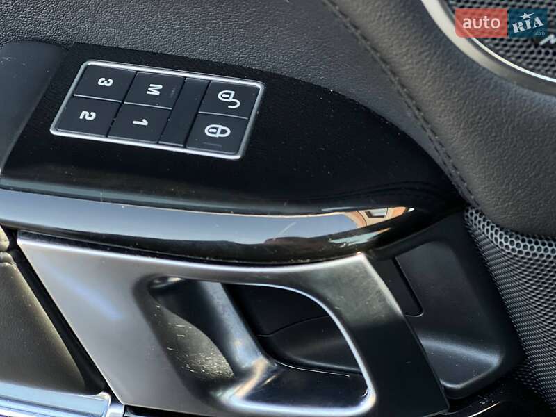 Внедорожник / Кроссовер Land Rover Range Rover 2016 в Киеве